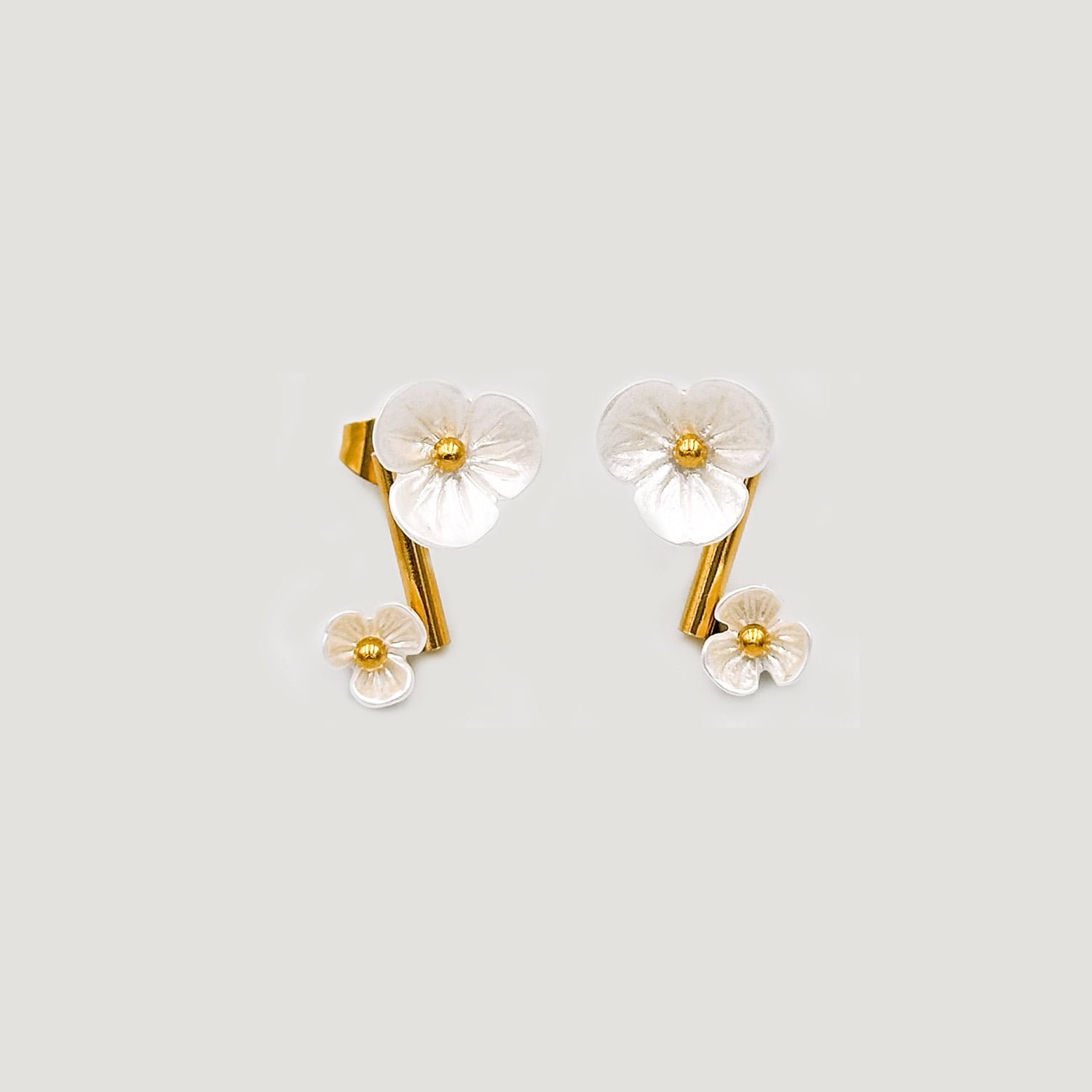 Bothemians White Lilly Earrings - Image 5