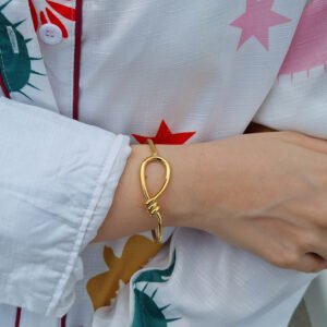 Alternative view of Bothemians Knot Bracelet