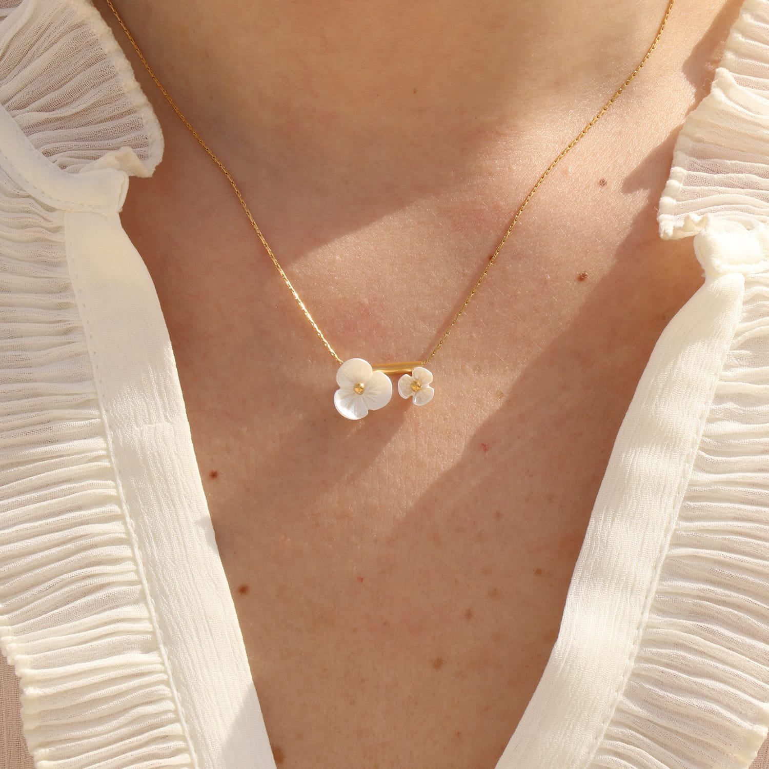 Bothemians Lily Necklace