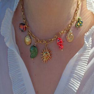 Bothemians-Sereia-necklace-model-side