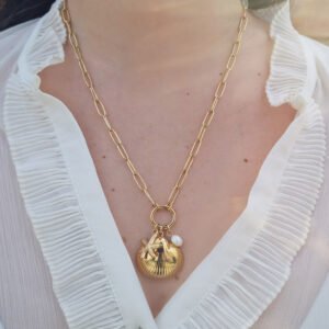 Sea-charms-modeled-necklace-bothemians