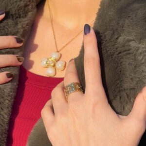 Alternative view of Bothemians Sidonia Necklace